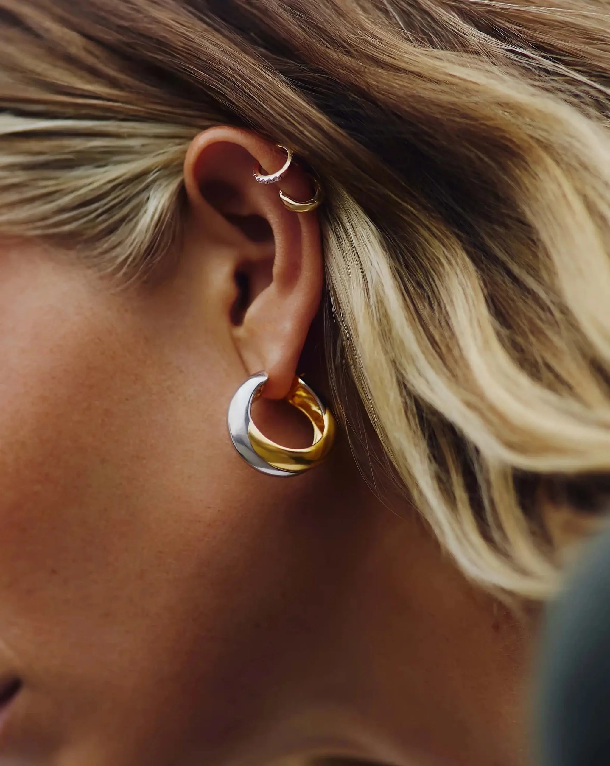 Lucy Williams Chunky Medium Entwine Hoop Earrings